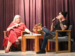 lloyd_reads_025